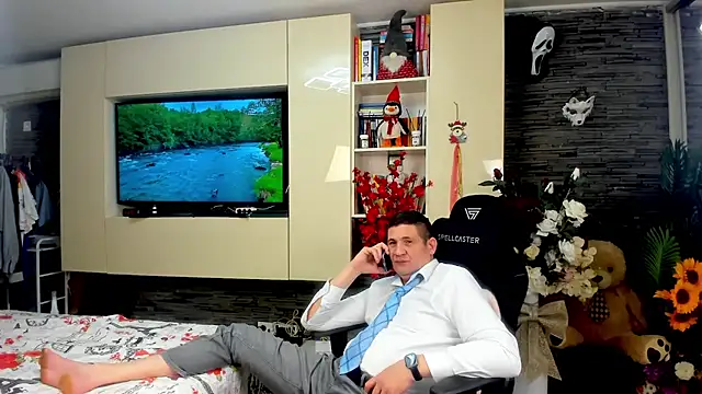 SpartacusDaddy48 online show from April 2026 07:58:02 PM