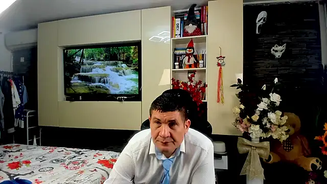 SpartacusDaddy48 online show from April 2026 05:39:02 PM