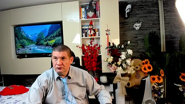 SpartacusDaddy48 online show from May 2026 12:01:01 PM