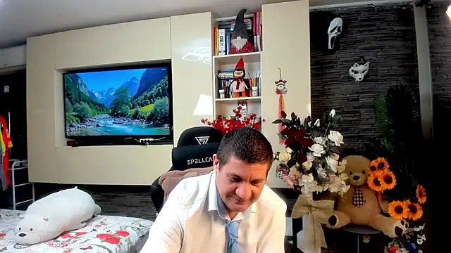 SpartacusDaddy48 online show from June 2026 05:03:04 PM