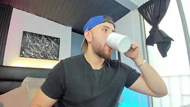 Maximo Wolff online show from September 2025 08:31:01 PM