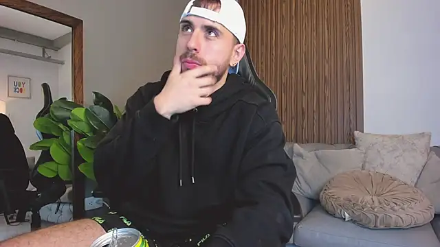 Maximo Wolff online show from March 2026 12:04:01 AM