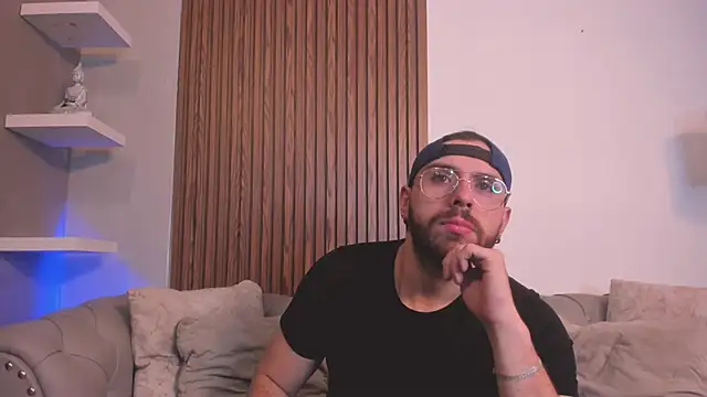 Snapshot of Maximo_Wolff chatting on May 2026 01:45:01 AM Maximo Wolff online show from May 2026 01:45:01 AM