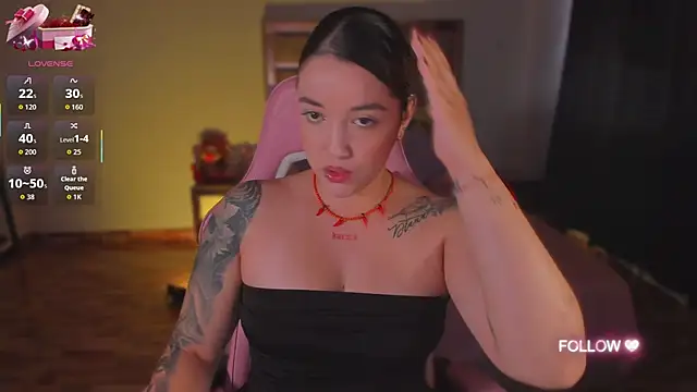 lunaarose online show from October 2025 04:11:01 PM