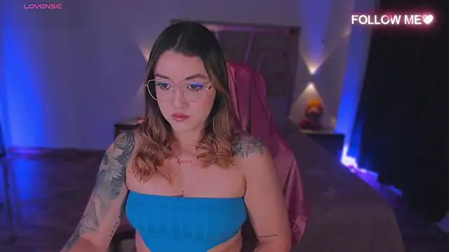 lunaarose online show from December 2025 12:52:02 AM