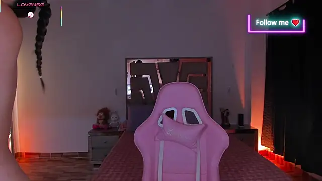 lunaarose online show from April 2026 03:09:02 AM