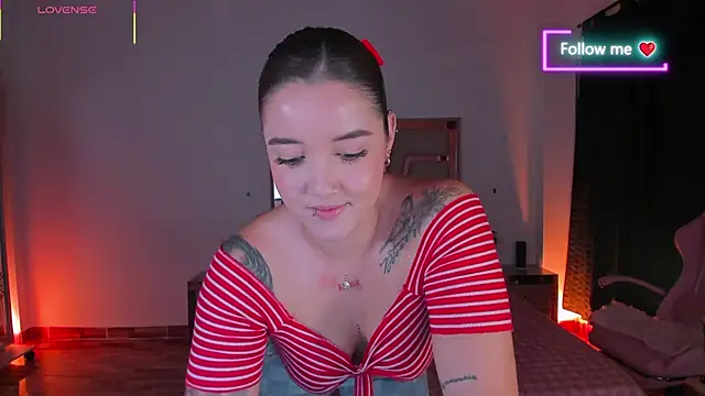 Snapshot of lunaarose chatting on April 2026 03:31:02 AM lunaarose online show from April 2026 03:31:02 AM