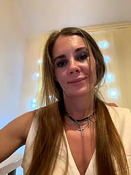 LucieMack online show from September 2025 06:08:02 PM