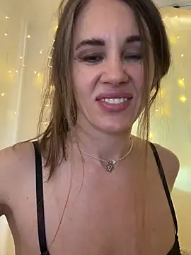LucieMack online show from May 2026 12:46:02 PM