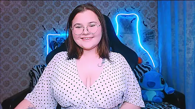 InLoveWithLife26 online show from October 2025 06:03:02 PM