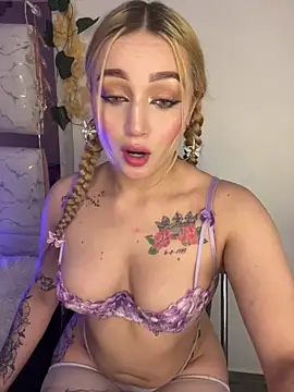 Snapshot of Sara_Sophia420 chatting on June 2026 07:25:01 AM Sara Sophia420 online show from June 2026 07:25:01 AM