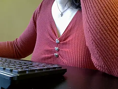 ITALIANASISIXX online show from October 2025 08:05:02 AM