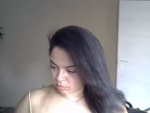 Snapshot of ITALIANASISIXX chatting on June 2026 07:02:01 AM ITALIANASISIXX online show from June 2026 07:02:01 AM