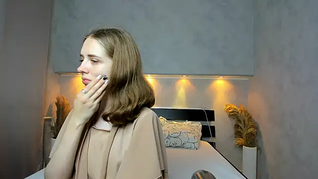 Camilla Kelly online show from September 2025 12:11:01 AM