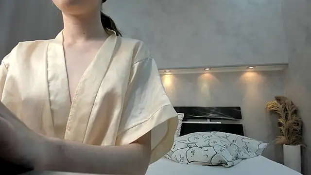 Camilla Kelly online show from November 2025 01:08:01 AM