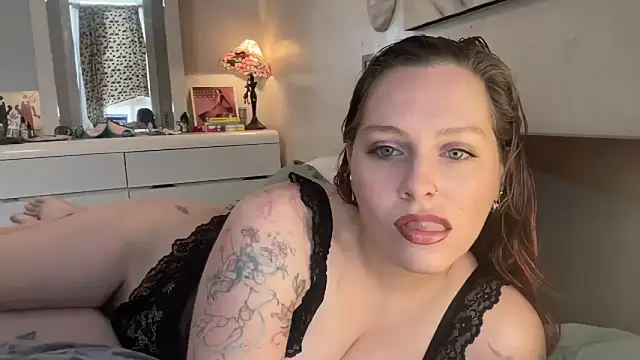 Snapshot of strawberrylemonadexoxo chatting on October 2025 07:04:02 PM strawberrylemonadexoxo online show from October 2025 07:04:02 PM