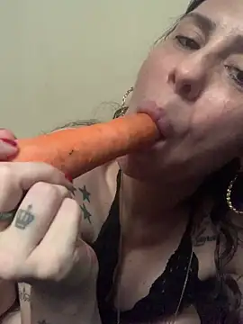 Lhcruz online show from April 2026 07:00:01 PM