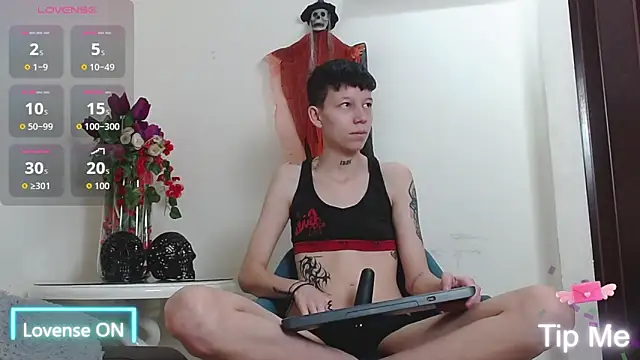 LiamBrown09 online show from October 2025 07:14:02 PM