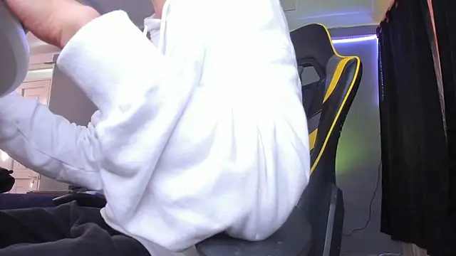 alexgiraldo   online show from October 2025 12:01:02 PM