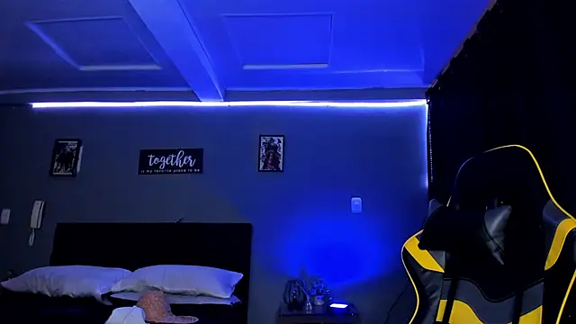 alexgiraldo   online show from October 2025 11:18:02 AM