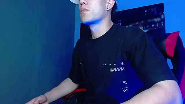 alexgiraldo   online show from May 2026 01:44:01 AM