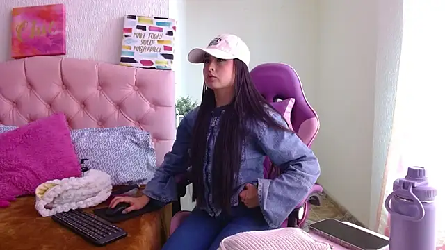 Emma-Flowers online show from September 2025 06:57:02 PM