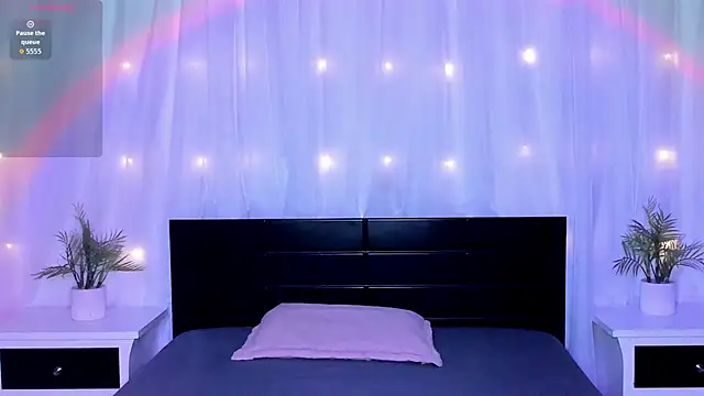 Evolet Bee online show from March 2026 12:10:02 PM