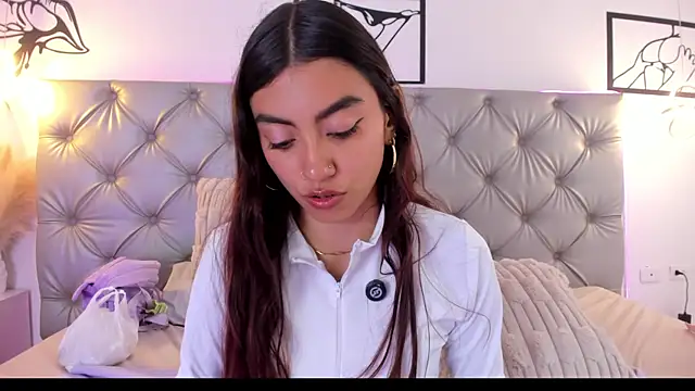 Naughty Couple83 online show from April 2026 04:47:02 PM