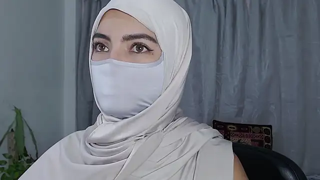 Snapshot of jade_nassar chatting on May 2026 01:11:01 AM jade nassar online show from May 2026 01:11:01 AM