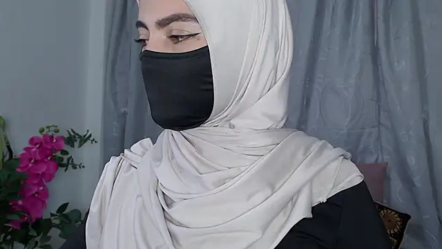 Snapshot of jade_nassar chatting on May 2026 11:10:01 PM jade nassar online show from May 2026 11:10:01 PM