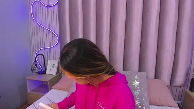 SamanthaPeachss online show from November 2025 12:06:01 PM