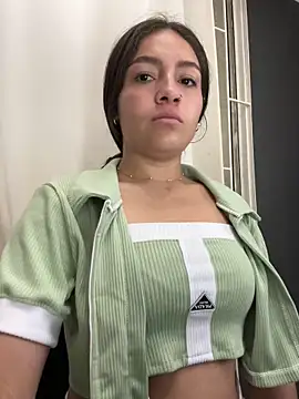 Alyha Cortes online show from October 2025 01:28:02 PM