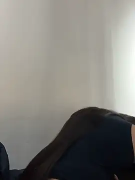 Alyha Cortes online show from November 2025 01:32:01 PM