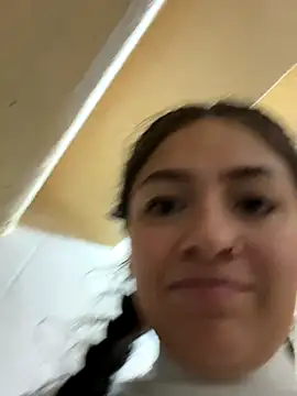 Alyha Cortes online show from November 2025 01:10:01 PM