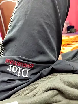 mannu11223 online show from December 2025 10:24:02 AM