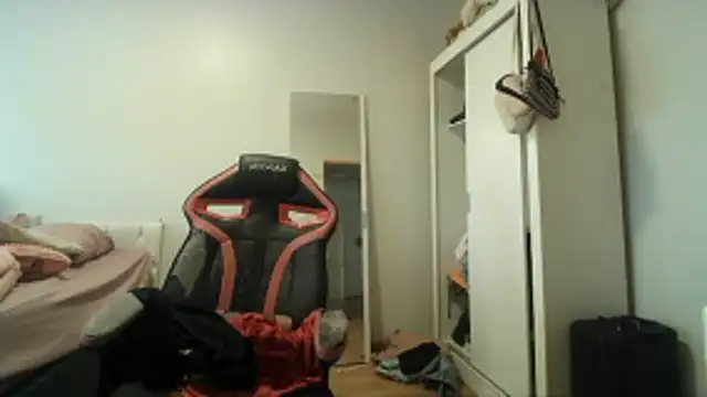 Snapshot of Becca_B chatting on February 2026 04:56:01 PM Becca B online show from February 2026 04:56:01 PM