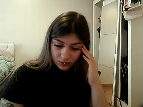 Snapshot of Becca_B chatting on May 2026 03:06:02 PM Becca B online show from May 2026 03:06:02 PM