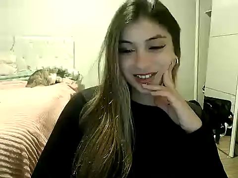 Snapshot of Becca_B chatting on May 2026 09:43:01 PM Becca B online show from May 2026 09:43:01 PM