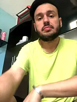 Snapshot of Alexitho25 chatting on September 2025 07:04:01 PM Alexitho25 online show from September 2025 07:04:01 PM