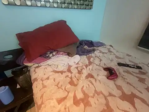 Snapshot of Alexitho25 chatting on September 2025 08:40:01 AM Alexitho25 online show from September 2025 08:40:01 AM