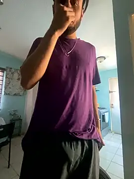 Snapshot of Alexitho25 chatting on September 2025 09:09:01 PM Alexitho25 online show from September 2025 09:09:01 PM