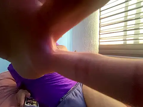 Snapshot of Alexitho25 chatting on October 2025 09:01:01 PM Alexitho25 online show from October 2025 09:01:01 PM