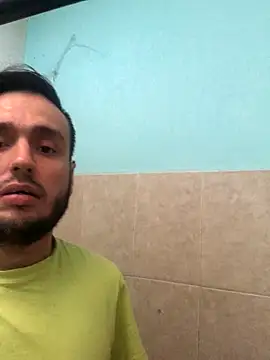 Snapshot of Alexitho25 chatting on October 2025 10:07:02 PM Alexitho25 online show from October 2025 10:07:02 PM