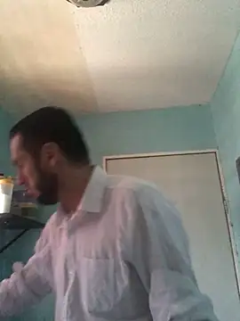 Snapshot of Alexitho25 chatting on October 2025 10:18:02 PM Alexitho25 online show from October 2025 10:18:02 PM