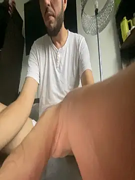 Snapshot of Alexitho25 chatting on October 2025 08:40:02 PM Alexitho25 online show from October 2025 08:40:02 PM