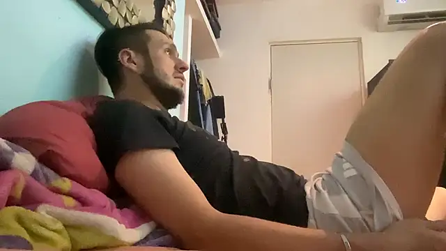 Snapshot of Alexitho25 chatting on October 2025 10:22:02 AM Alexitho25 online show from October 2025 10:22:02 AM