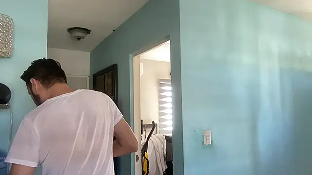 Snapshot of Alexitho25 chatting on October 2025 07:09:02 PM Alexitho25 online show from October 2025 07:09:02 PM