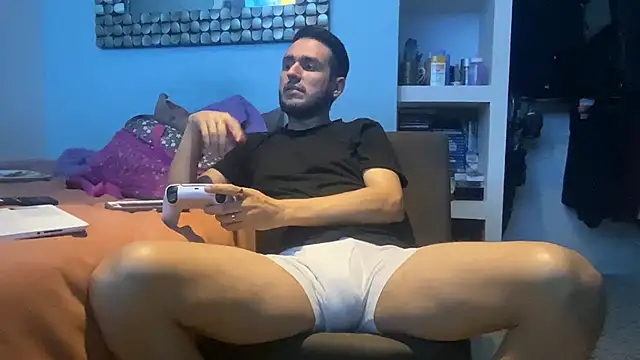 Snapshot of Alexitho25 chatting on November 2025 08:35:02 AM Alexitho25 online show from November 2025 08:35:02 AM