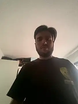 Snapshot of Alexitho25 chatting on November 2025 09:58:02 PM Alexitho25 online show from November 2025 09:58:02 PM