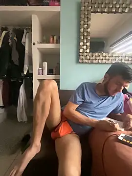 Snapshot of Alexitho25 chatting on November 2025 10:14:01 PM Alexitho25 online show from November 2025 10:14:01 PM